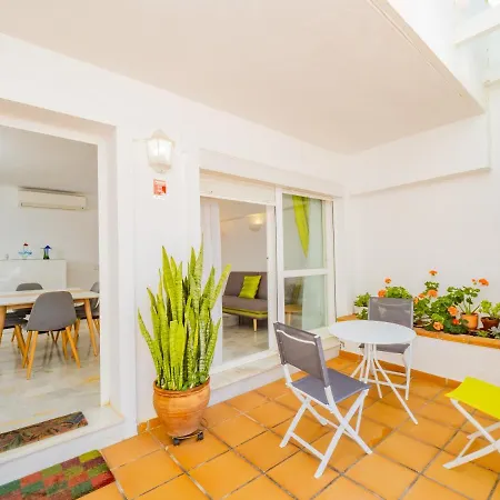 Holiday home Cubo's Rubi Townhouse