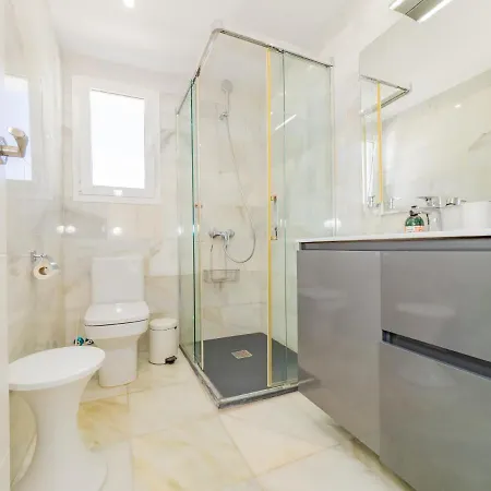 Cubo's Rubi Townhouse Holiday home *