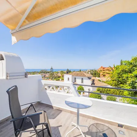 Cubo's Rubi Townhouse Marbella
