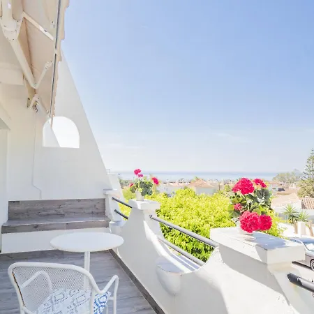 Holiday home Cubo's Rubi Townhouse