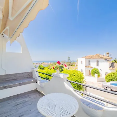 Cubo's Rubi Townhouse Holiday home *